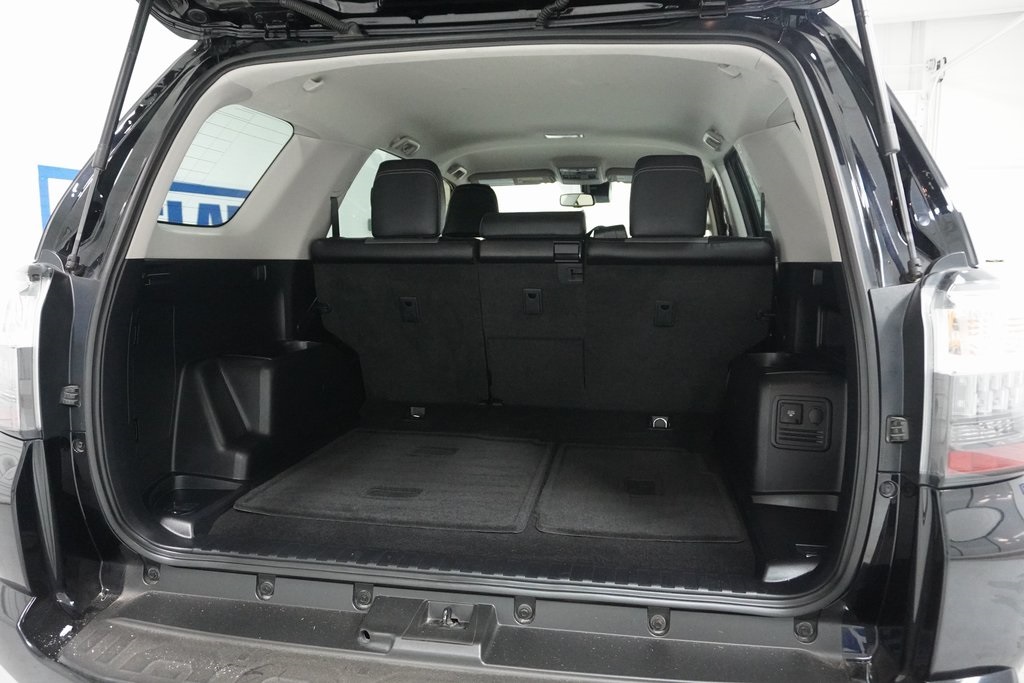 Vehicle image 10 of 23
