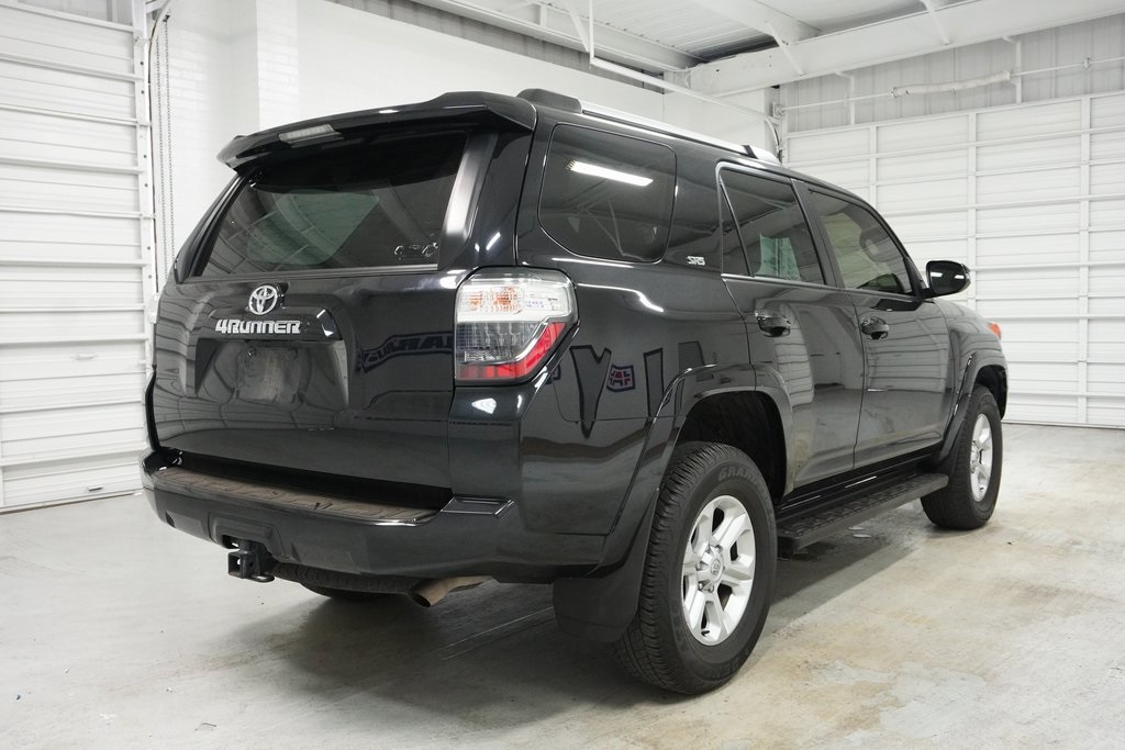 Vehicle image 6 of 23