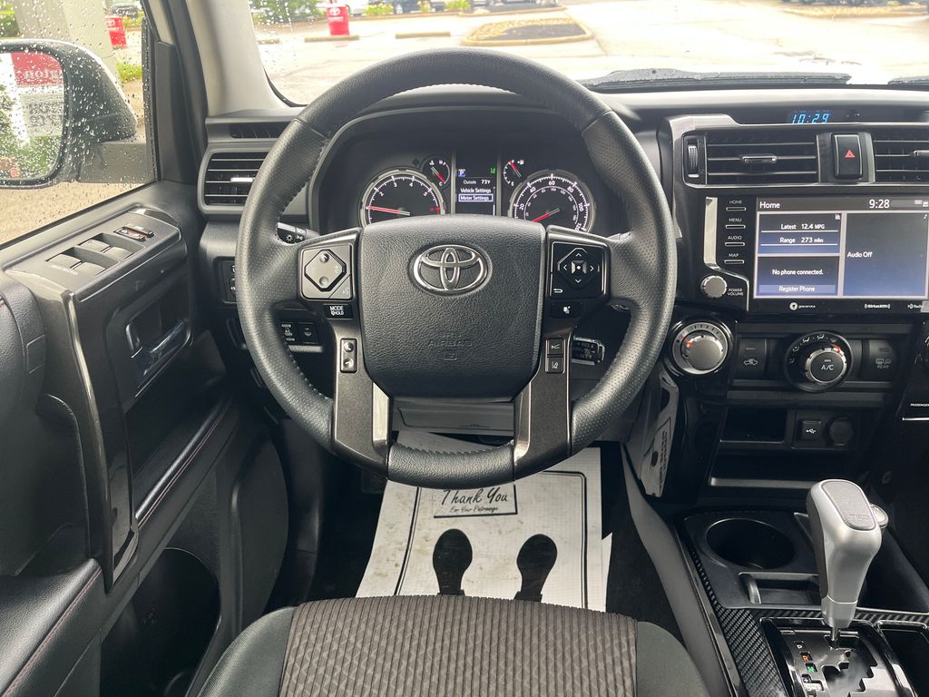 Vehicle image 17 of 33