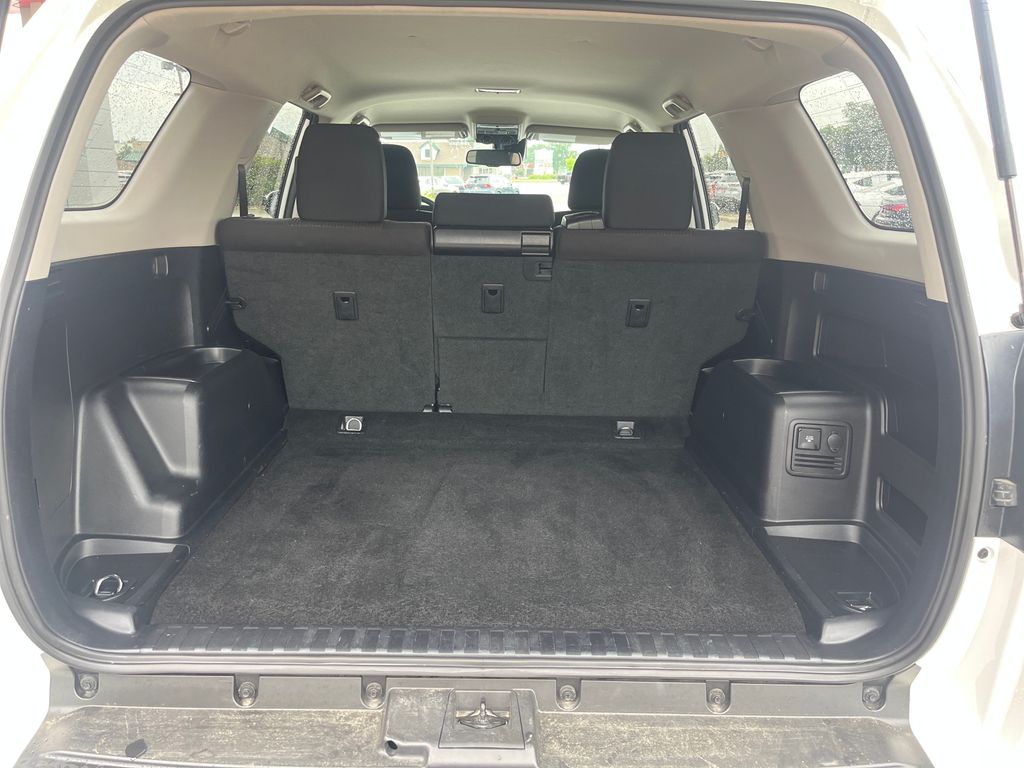 Vehicle image 13 of 33