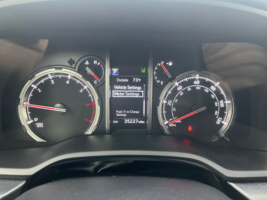 Vehicle image 20 of 33