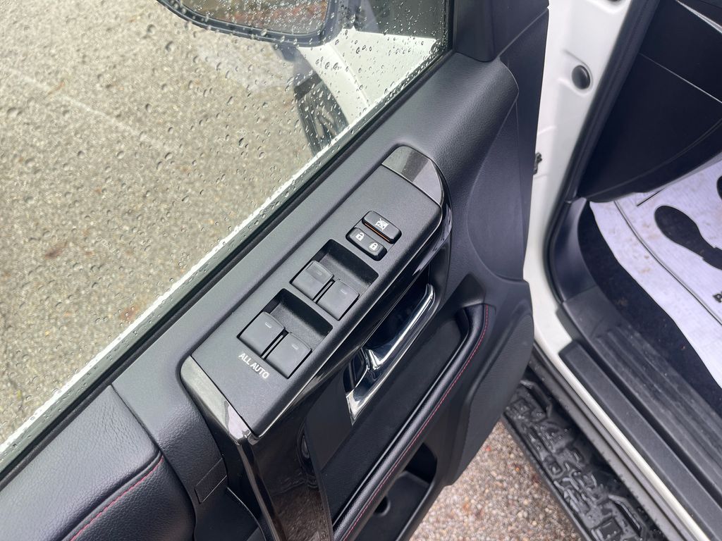 Vehicle image 33 of 33