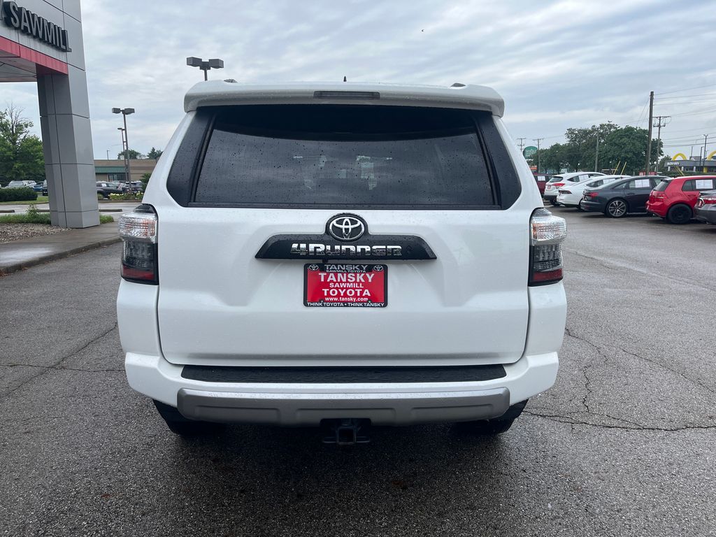 Vehicle image 6 of 33