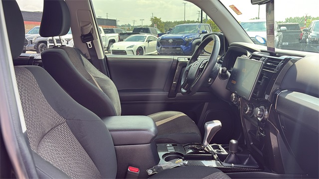 Vehicle image 14 of 29