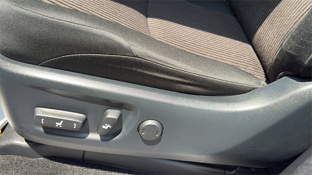Vehicle image 28 of 29