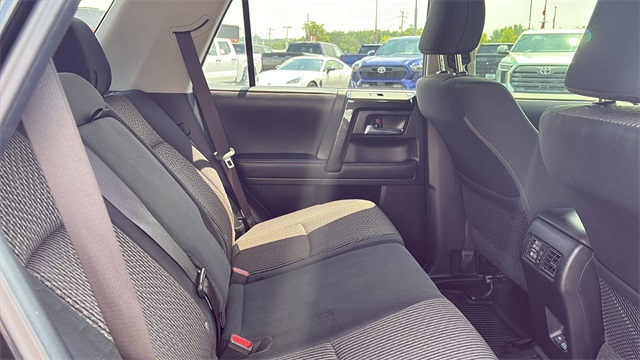 Vehicle image 10 of 29
