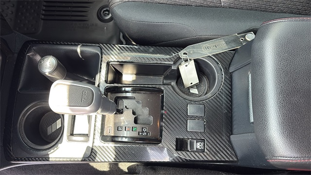 Vehicle image 26 of 29