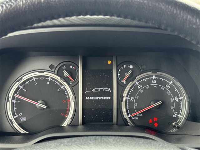 Vehicle image 14 of 28