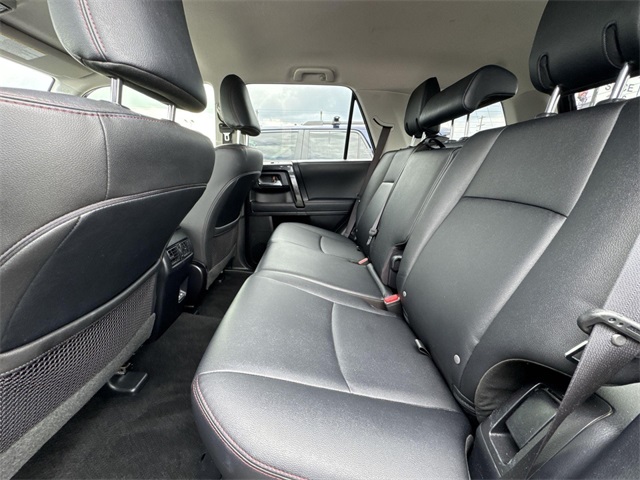 Vehicle image 9 of 28