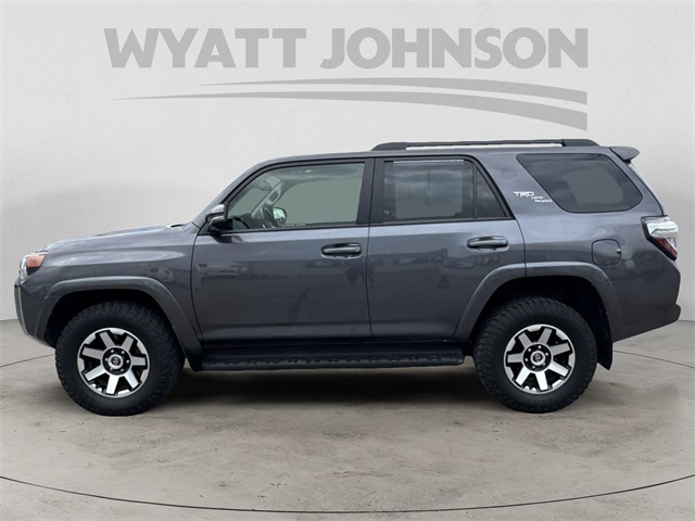 Vehicle image 8 of 28