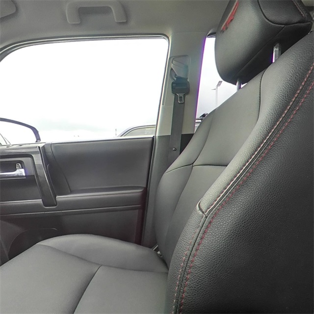 Vehicle image 26 of 28