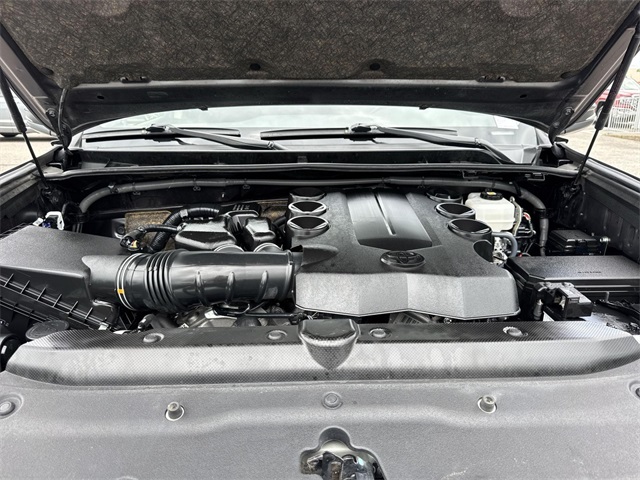 Vehicle image 23 of 28