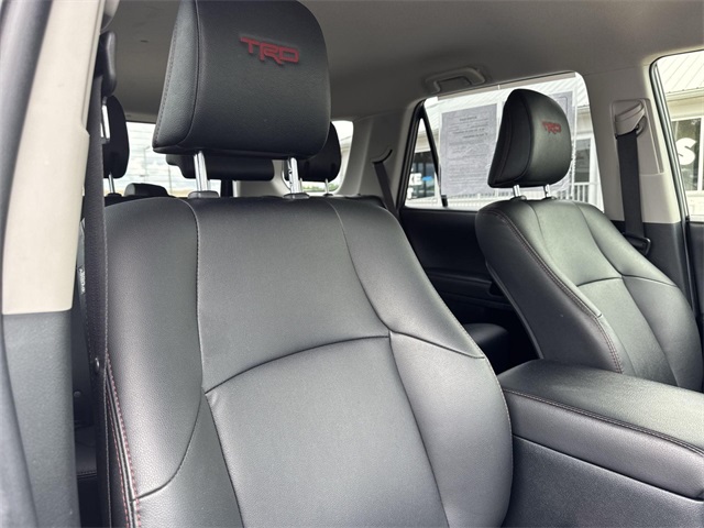 Vehicle image 24 of 28
