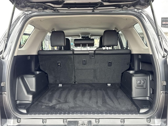 Vehicle image 10 of 28