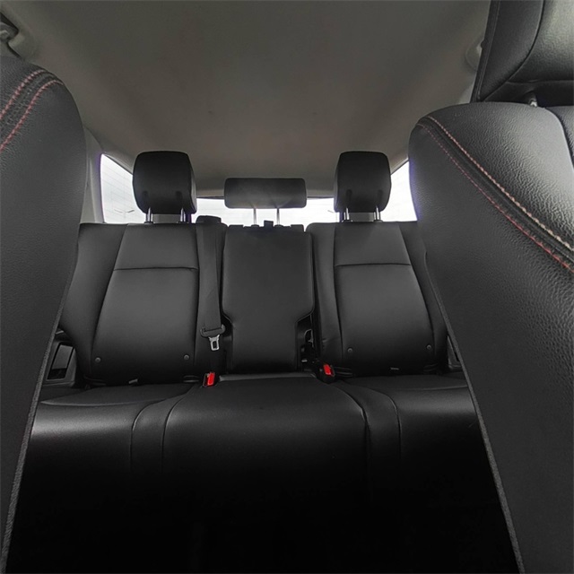 Vehicle image 27 of 28