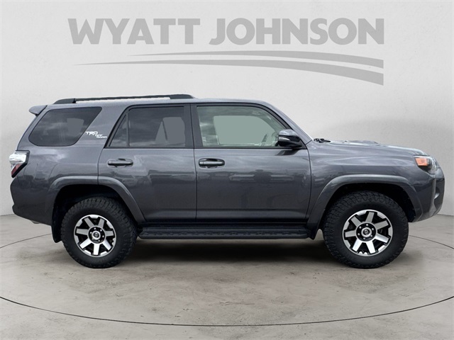 Vehicle image 4 of 28