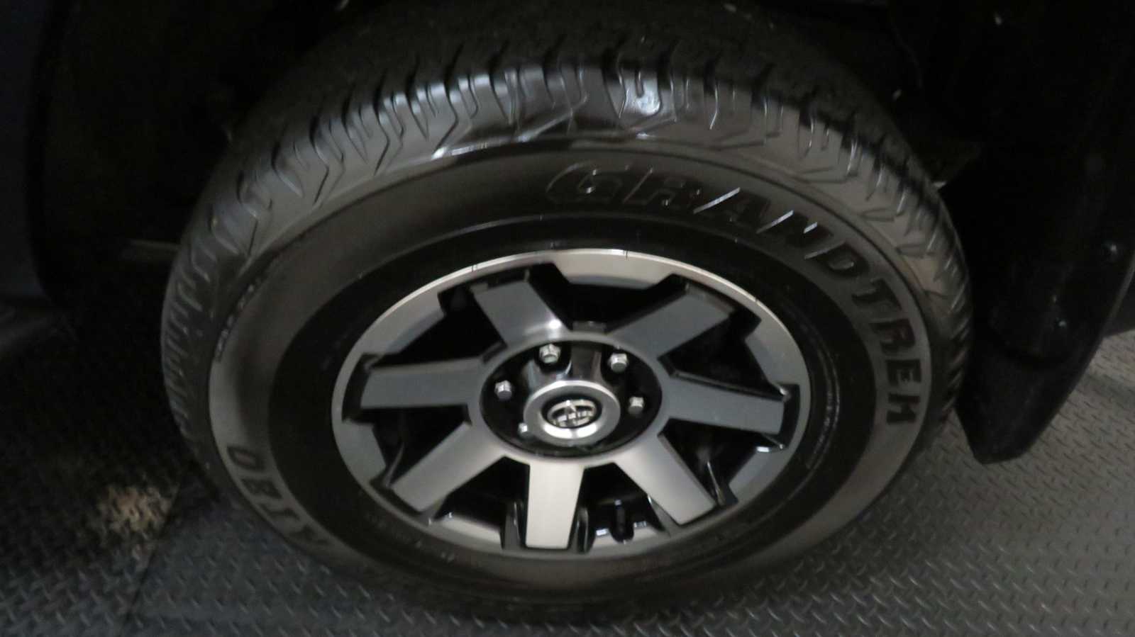 Vehicle image 9 of 41