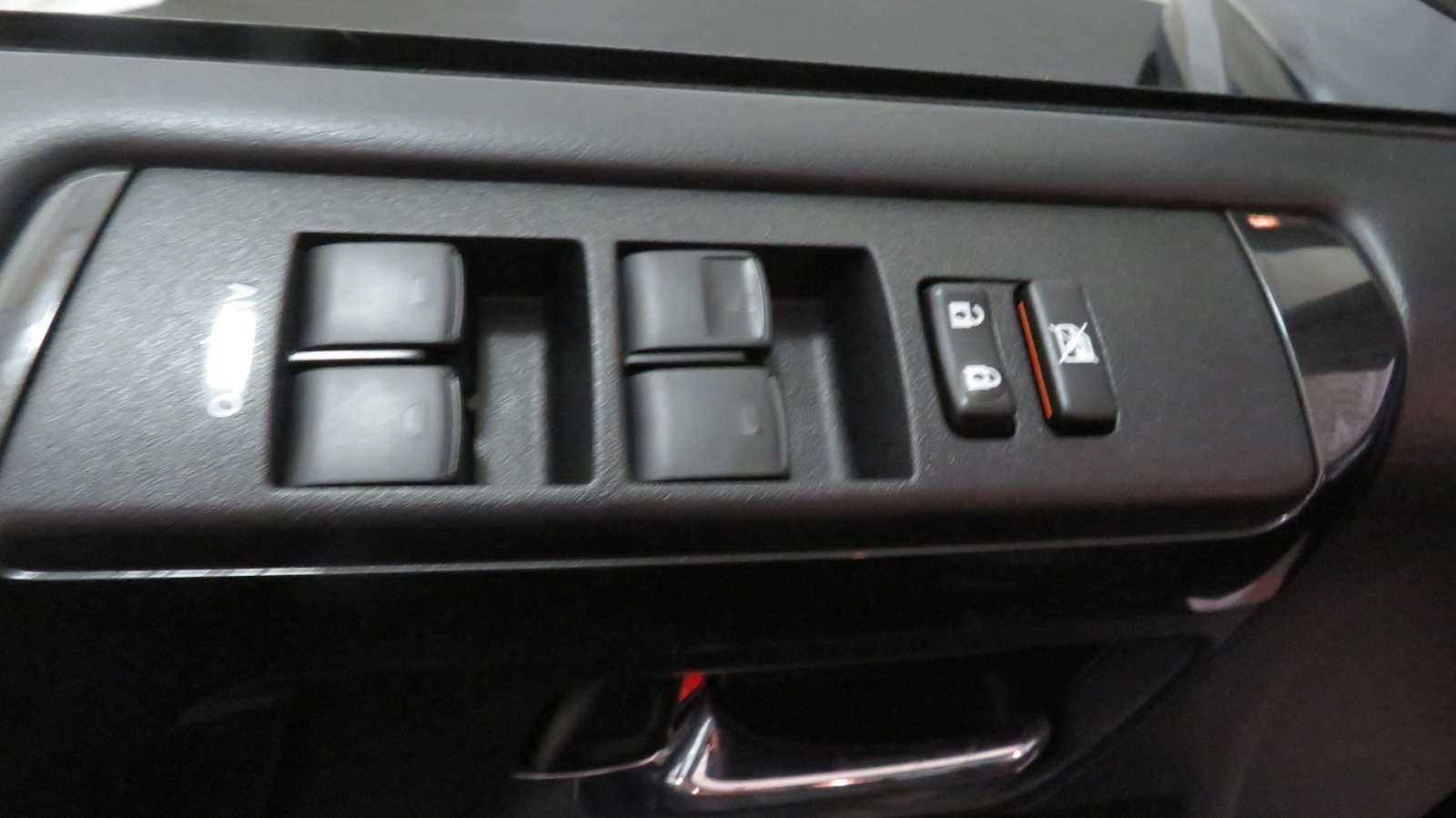 Vehicle image 35 of 41