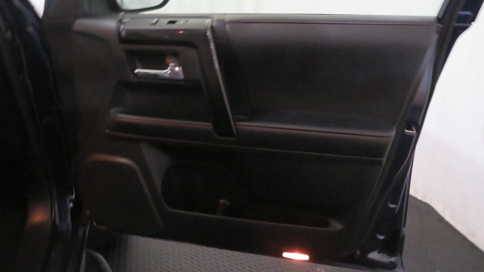 Vehicle image 19 of 41