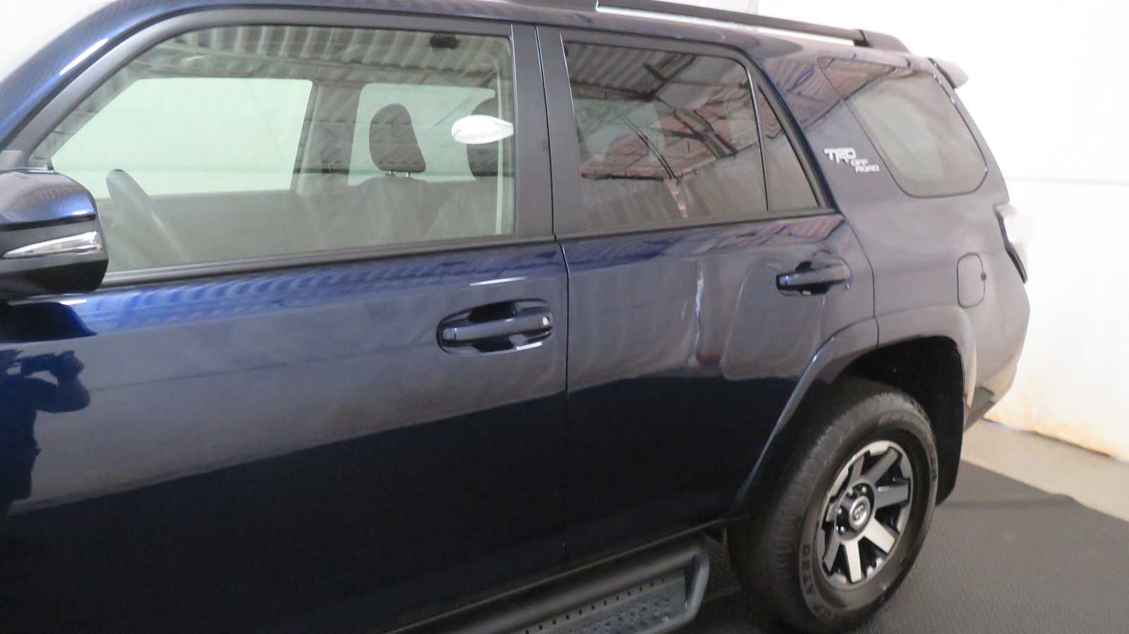 Vehicle image 4 of 41