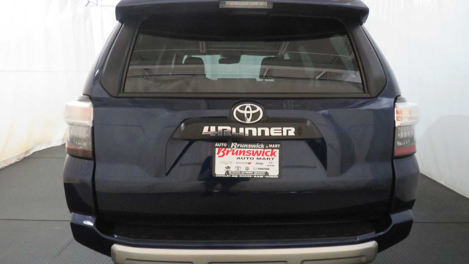 Vehicle image 15 of 41