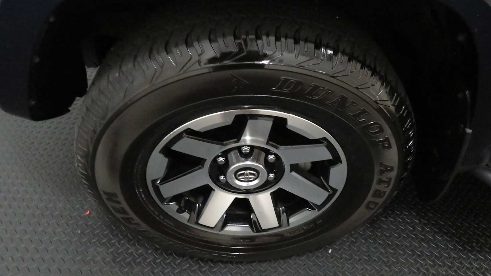 Vehicle image 10 of 41