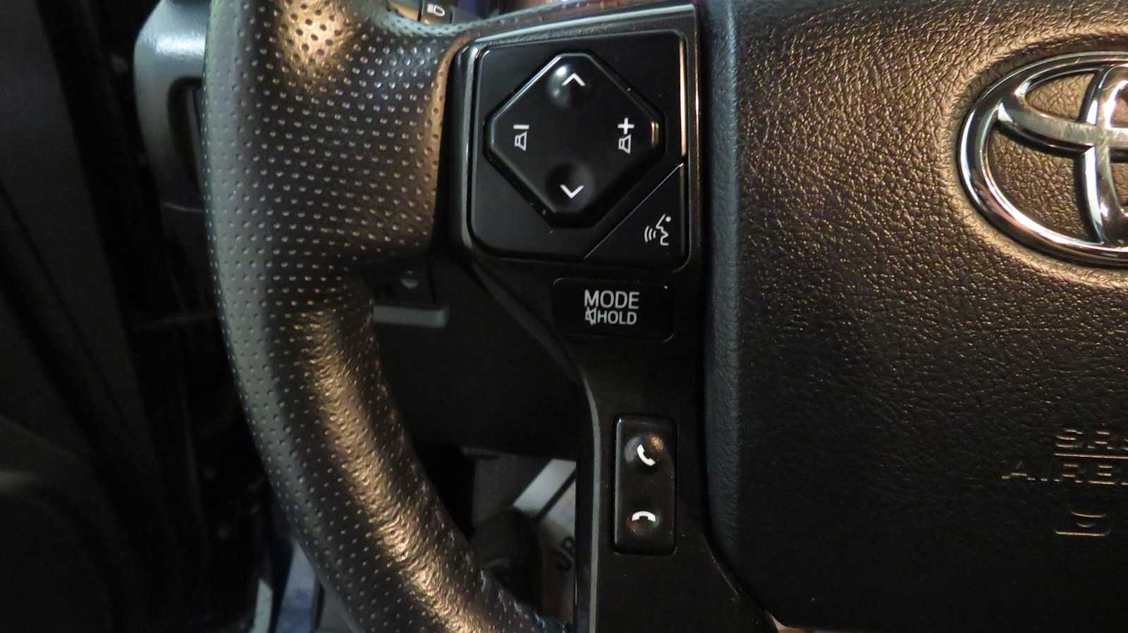 Vehicle image 28 of 41