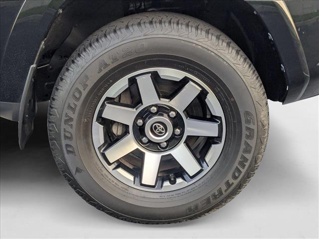 Vehicle image 10 of 23