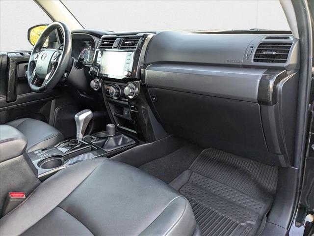 Vehicle image 18 of 23
