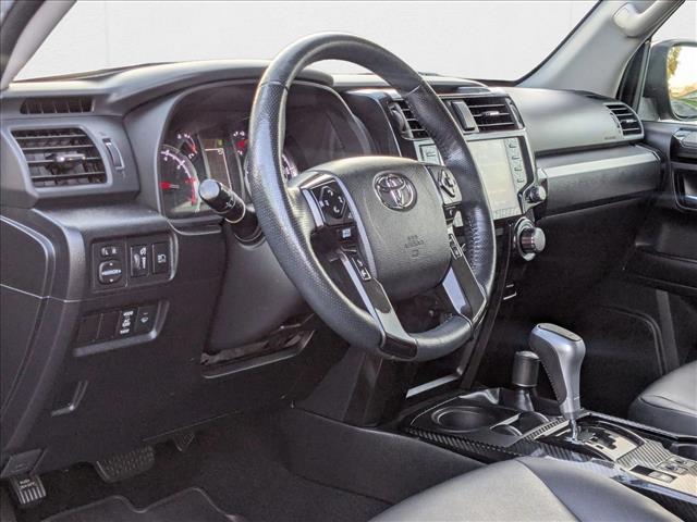 Vehicle image 17 of 23