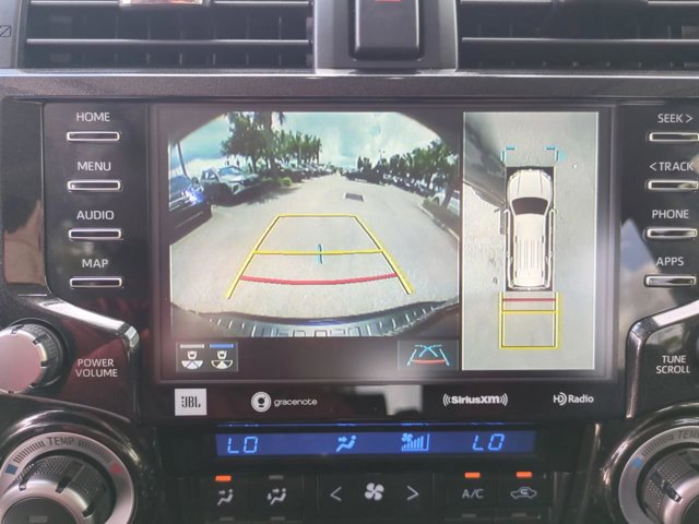 Vehicle image 21 of 30