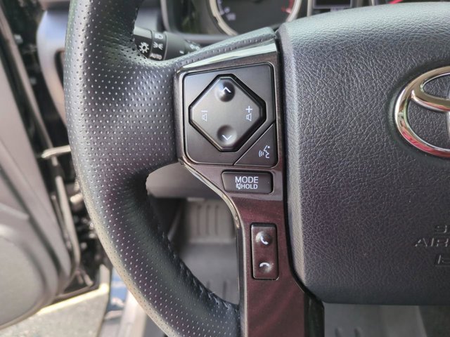 Vehicle image 26 of 30