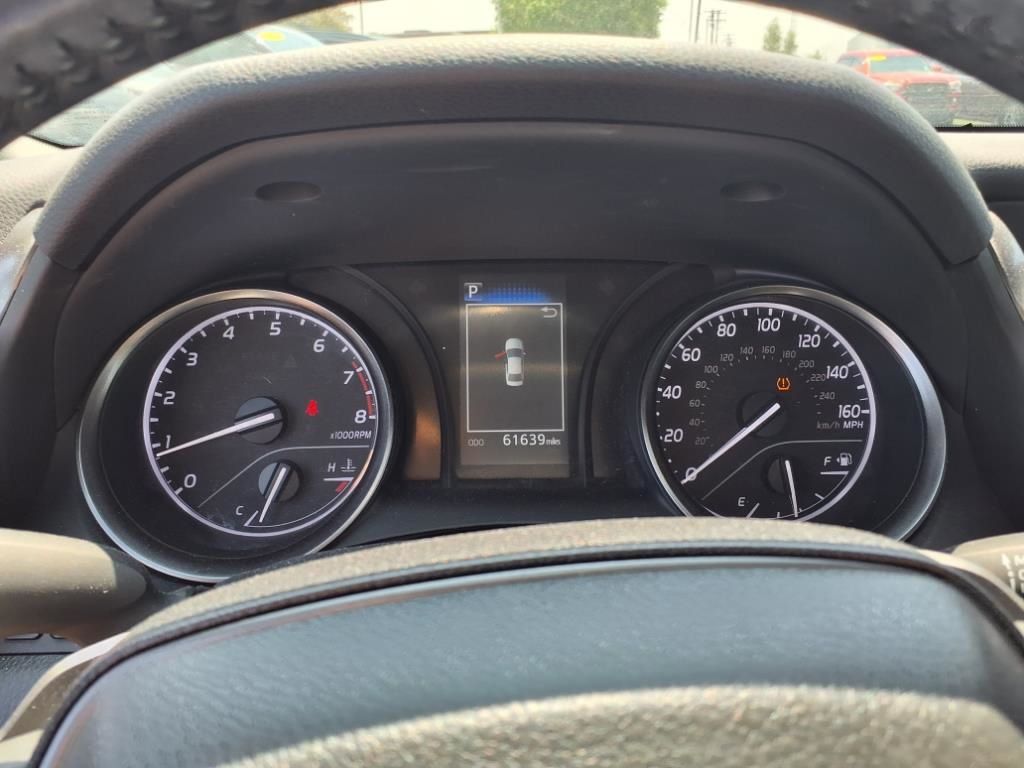 Vehicle image 15 of 26