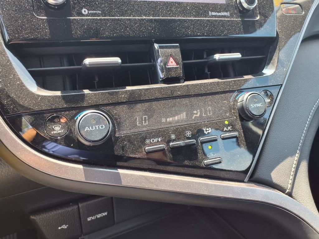 Vehicle image 22 of 26