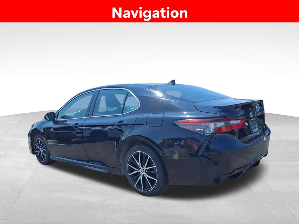 Vehicle image 5 of 26