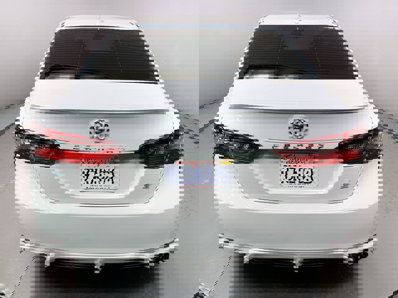 Vehicle image 7 of 33