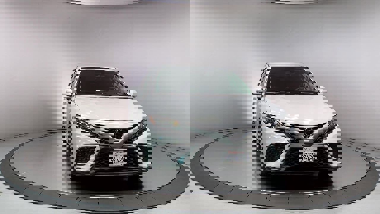 Vehicle image 4 of 33
