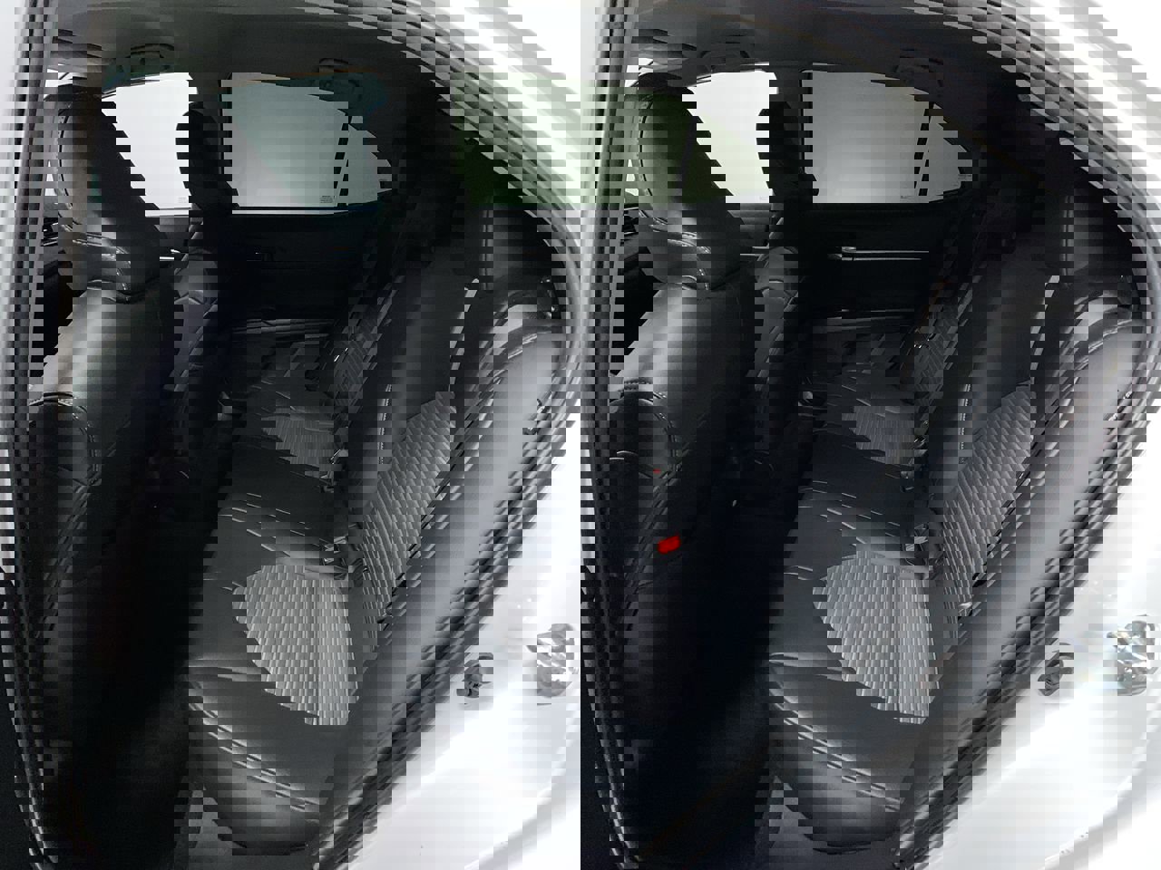 Vehicle image 18 of 33