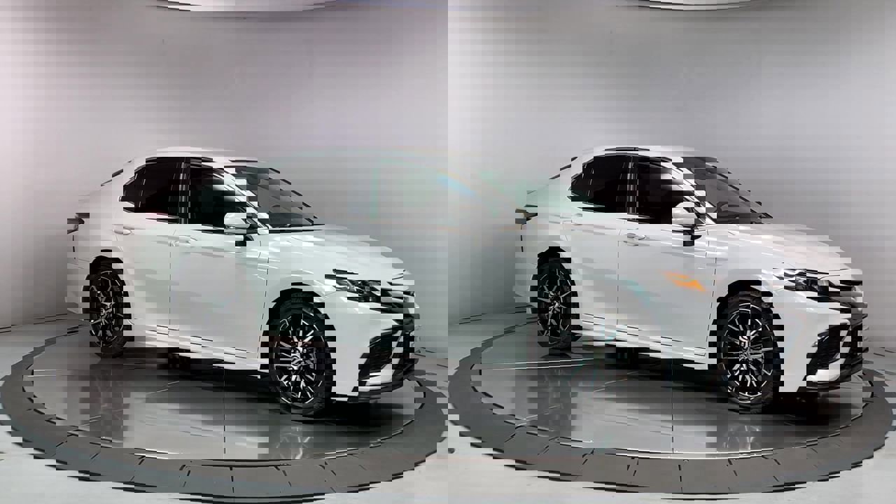 Vehicle image 3 of 33