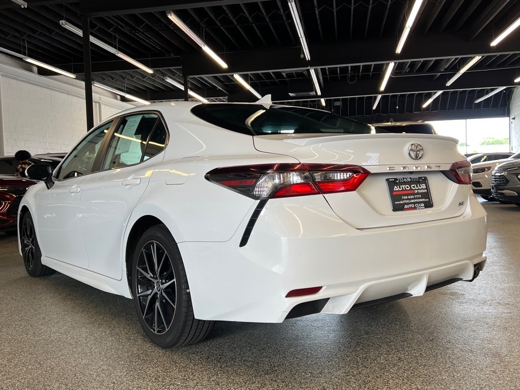 Vehicle image 4 of 22