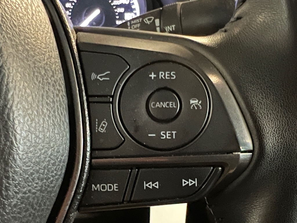 Vehicle image 10 of 22