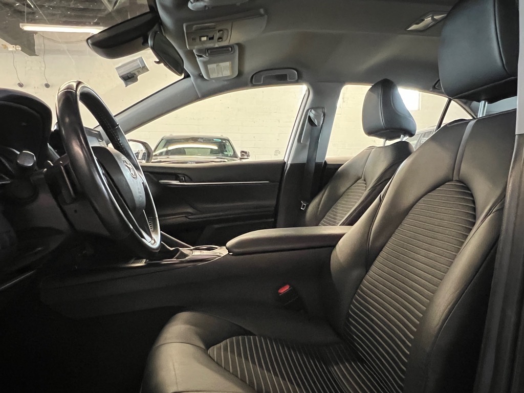 Vehicle image 6 of 22