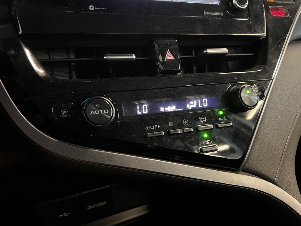 Vehicle image 14 of 22
