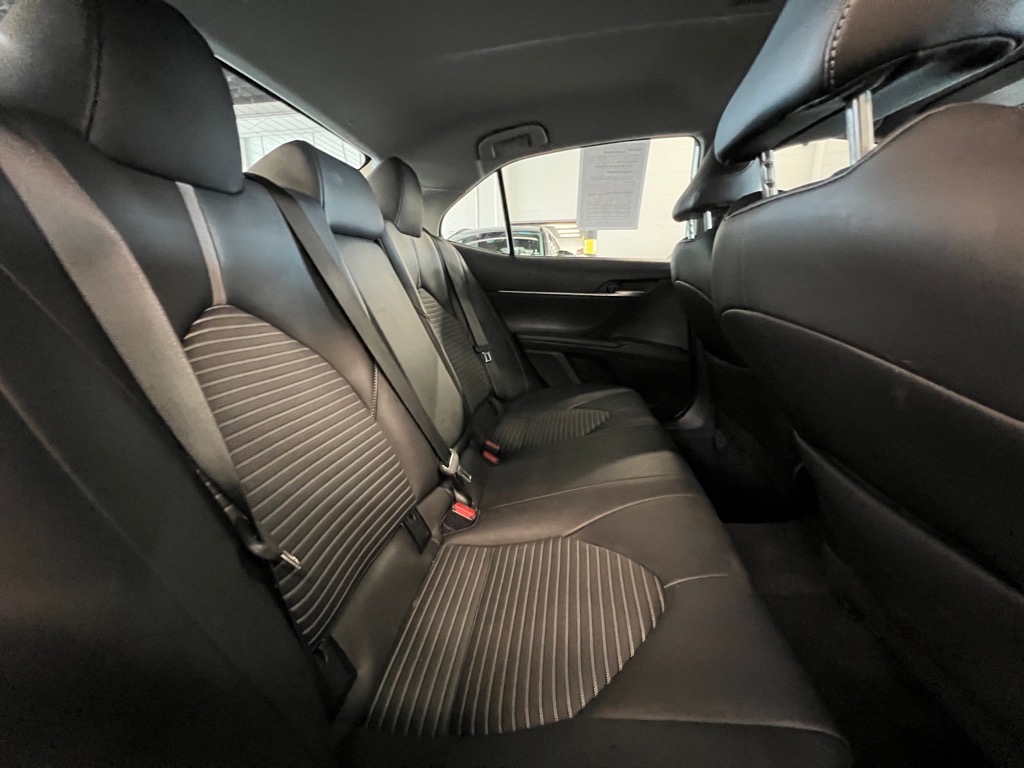 Vehicle image 19 of 22