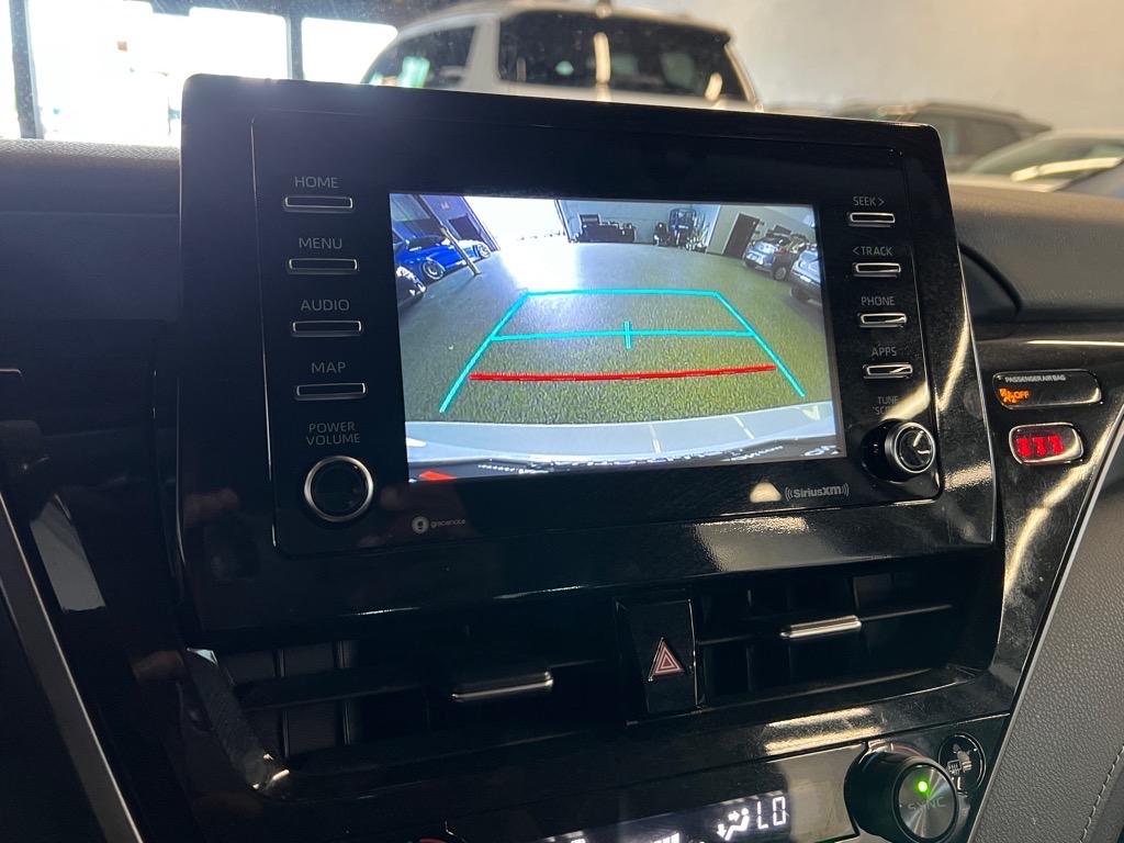 Vehicle image 13 of 22