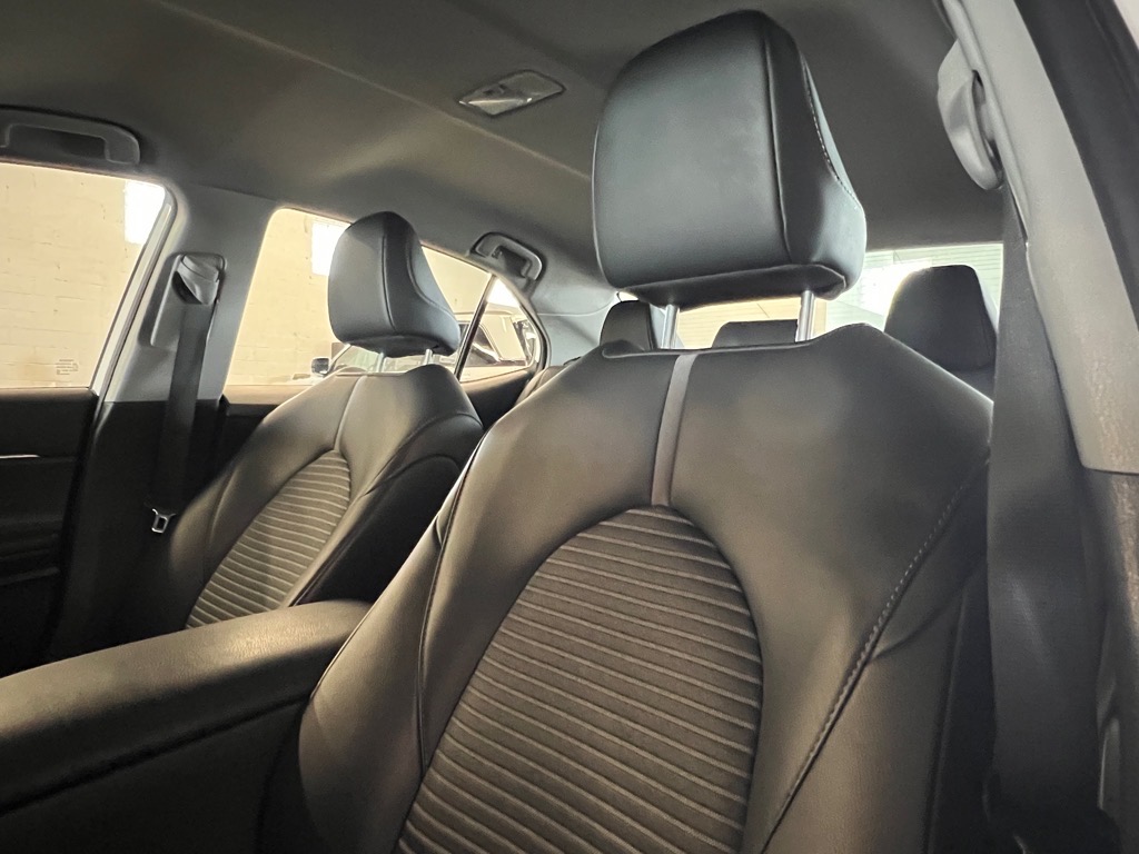Vehicle image 16 of 22
