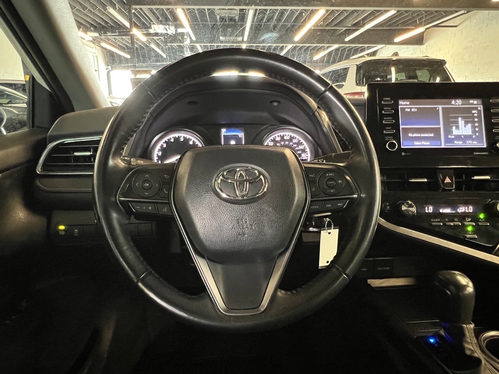 Vehicle image 8 of 22