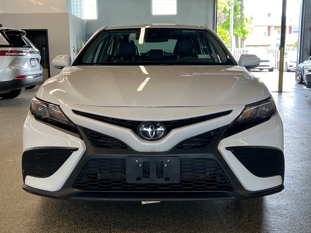 Vehicle image 2 of 22