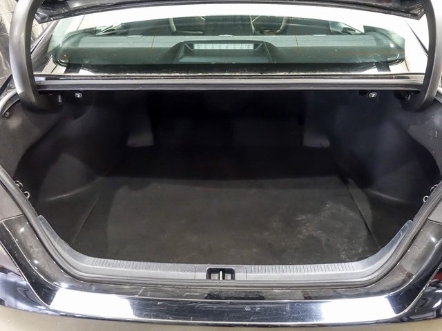 Vehicle image 8 of 29