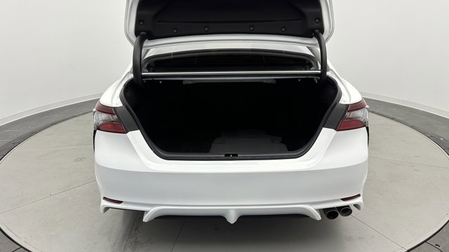 Vehicle image 29 of 34